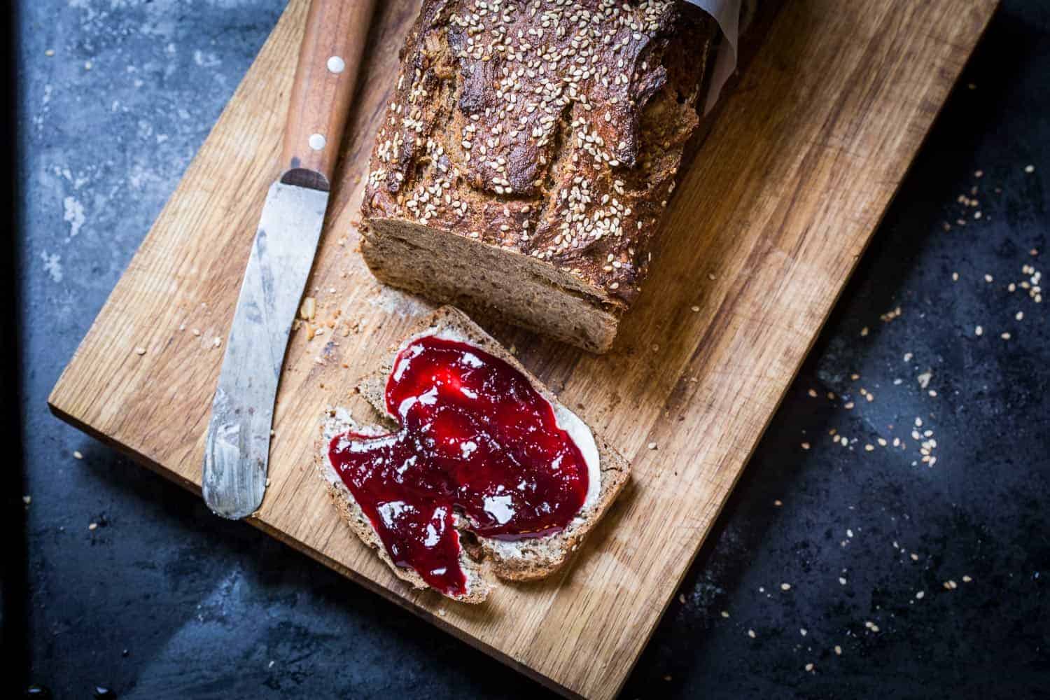 Weizenbrot mit Chia und Gurke