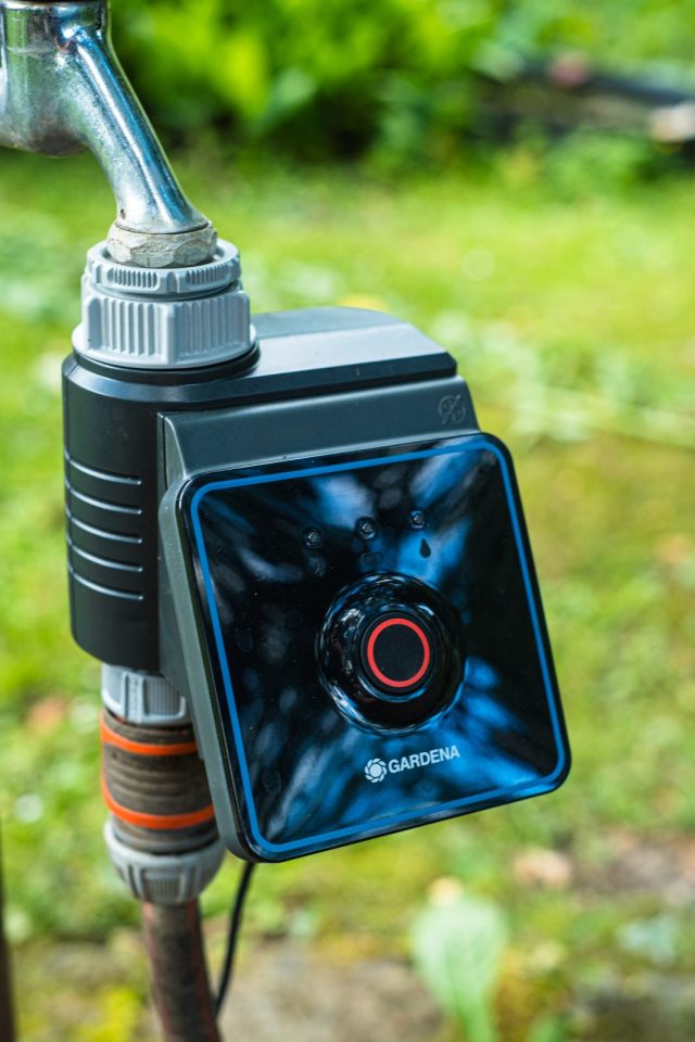 Hochbeete automatisch bewässern Bewässerungssteuerung am Wasserhahn